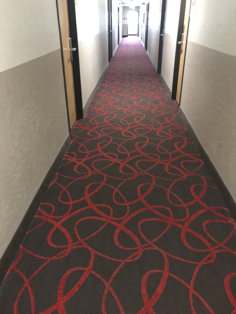Super 8 By Wyndham Portland Airport Hotell Eksteriør bilde