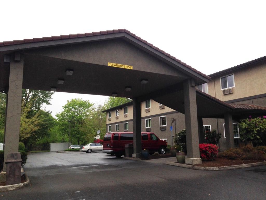 Super 8 By Wyndham Portland Airport Hotell Eksteriør bilde