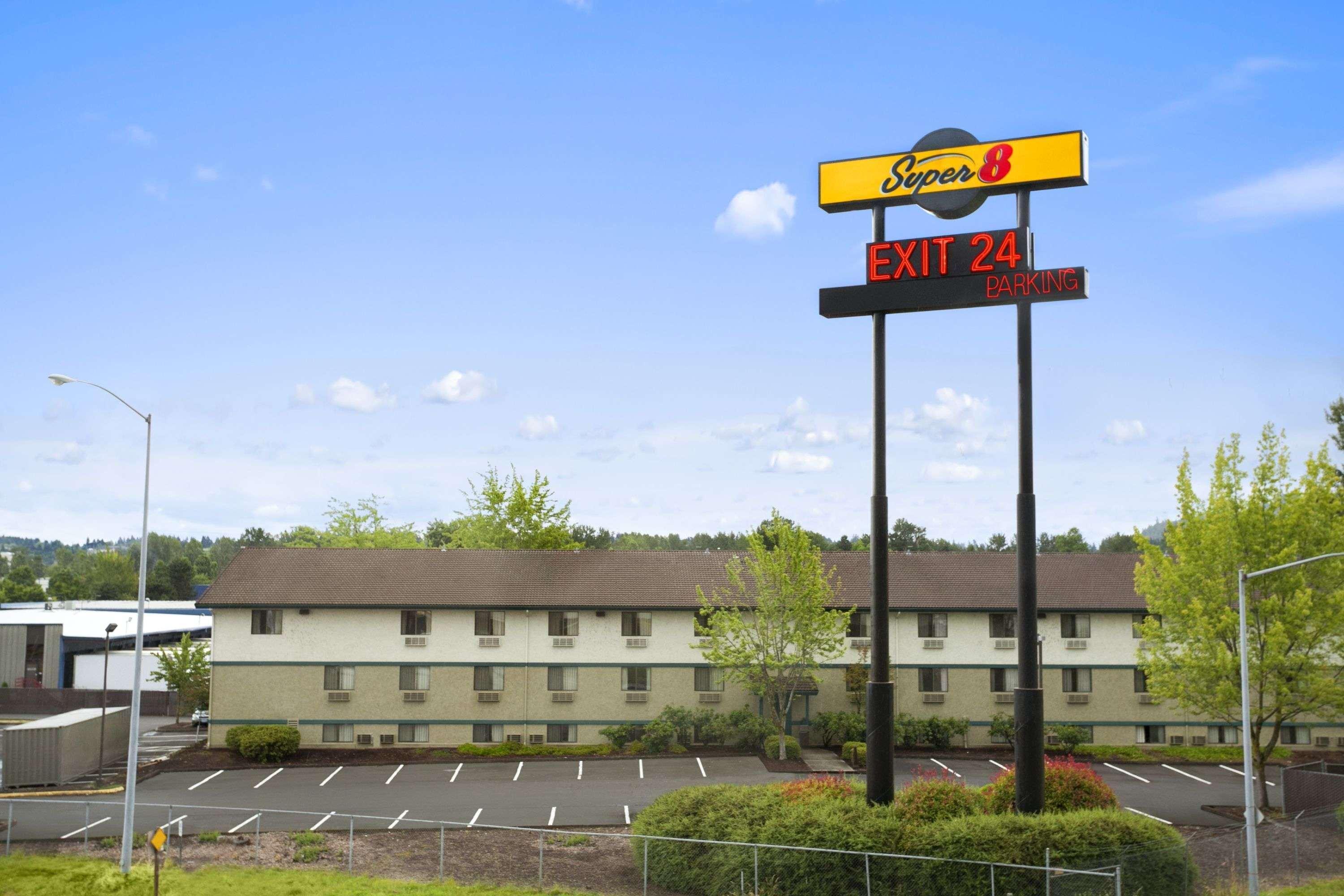 Super 8 By Wyndham Portland Airport Hotell Eksteriør bilde