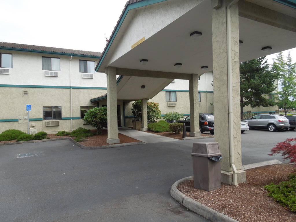 Super 8 By Wyndham Portland Airport Hotell Eksteriør bilde