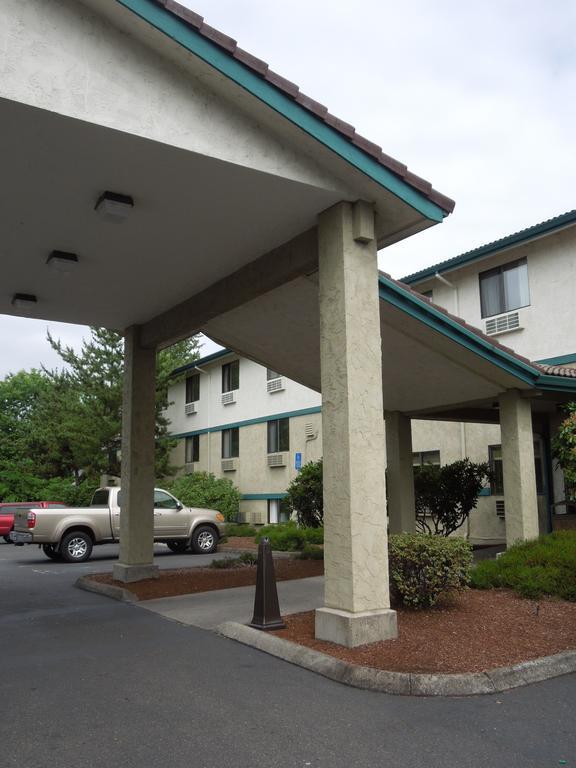 Super 8 By Wyndham Portland Airport Hotell Eksteriør bilde