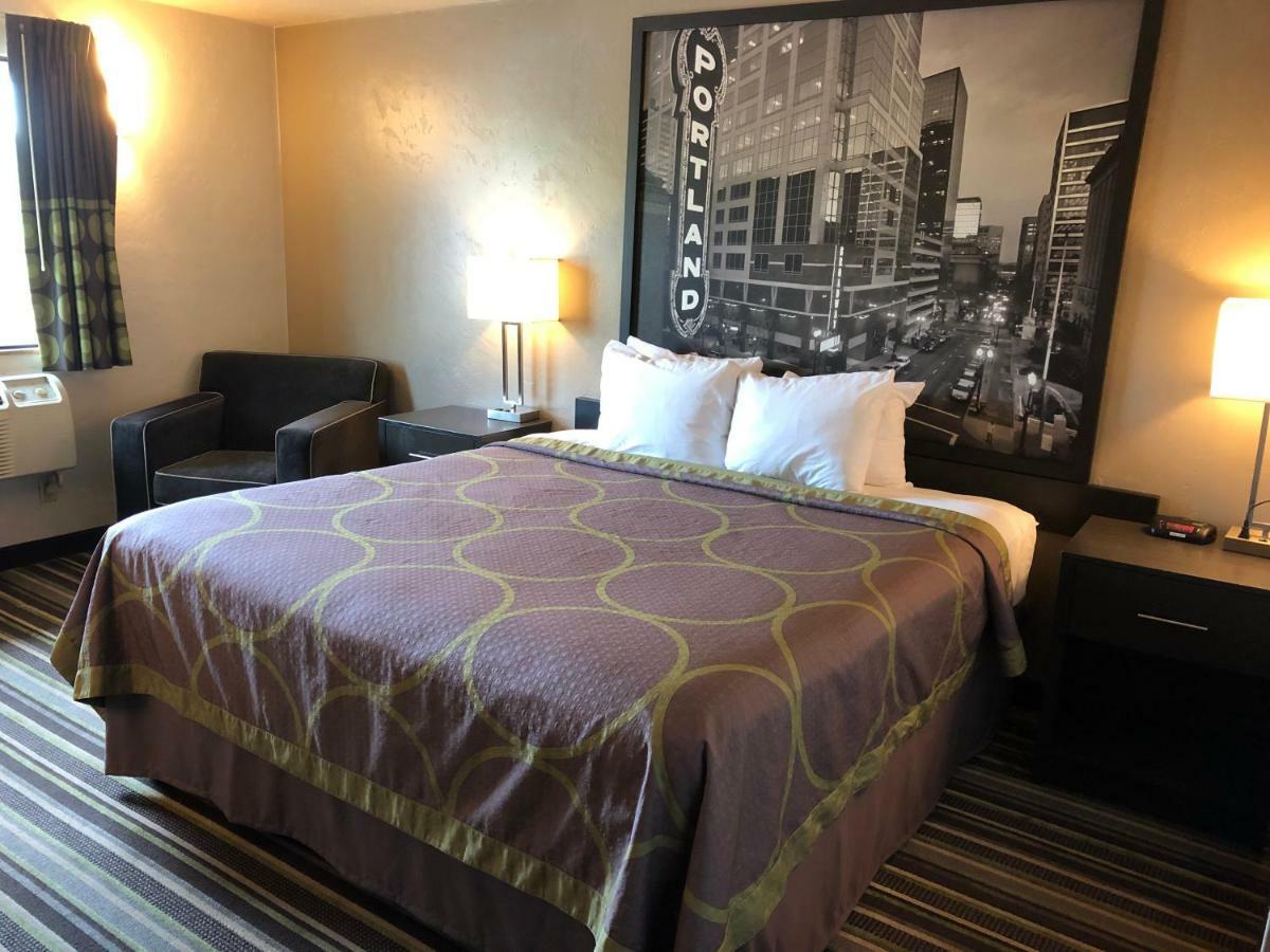 Super 8 By Wyndham Portland Airport Hotell Eksteriør bilde