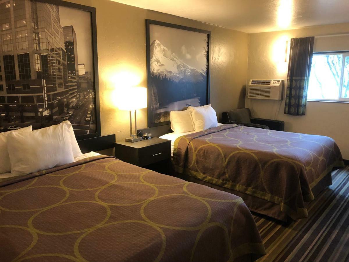 Super 8 By Wyndham Portland Airport Hotell Eksteriør bilde