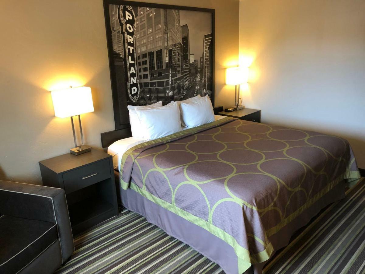 Super 8 By Wyndham Portland Airport Hotell Eksteriør bilde