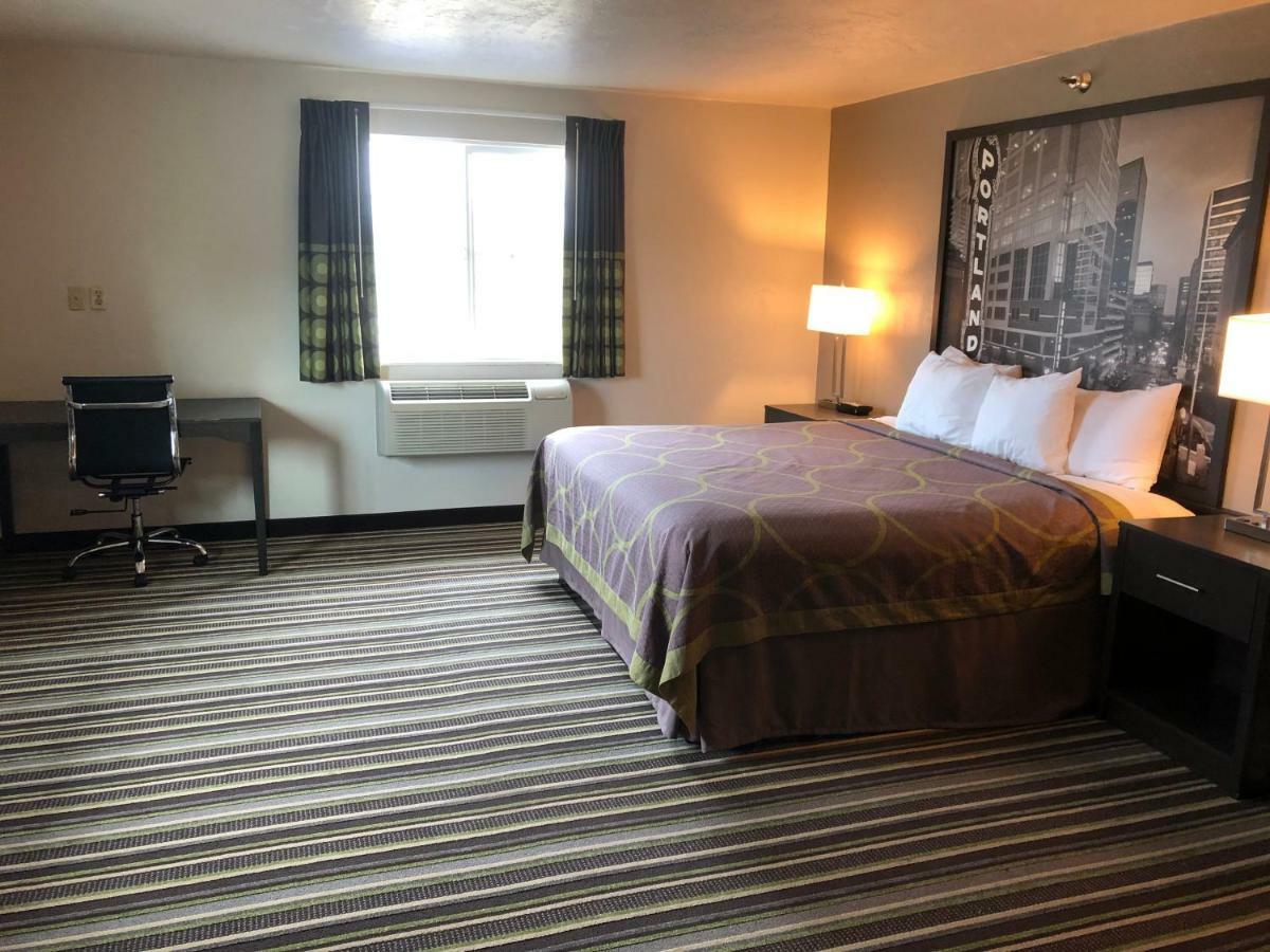 Super 8 By Wyndham Portland Airport Hotell Eksteriør bilde